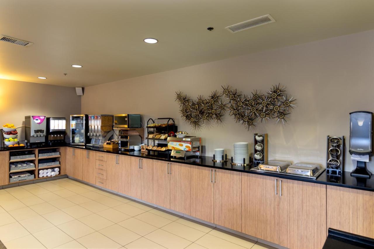Kanata Whitecourt Bagian luar foto