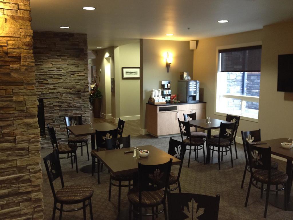 Kanata Whitecourt Bagian luar foto