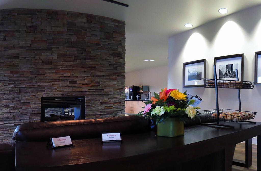 Kanata Whitecourt Bagian luar foto